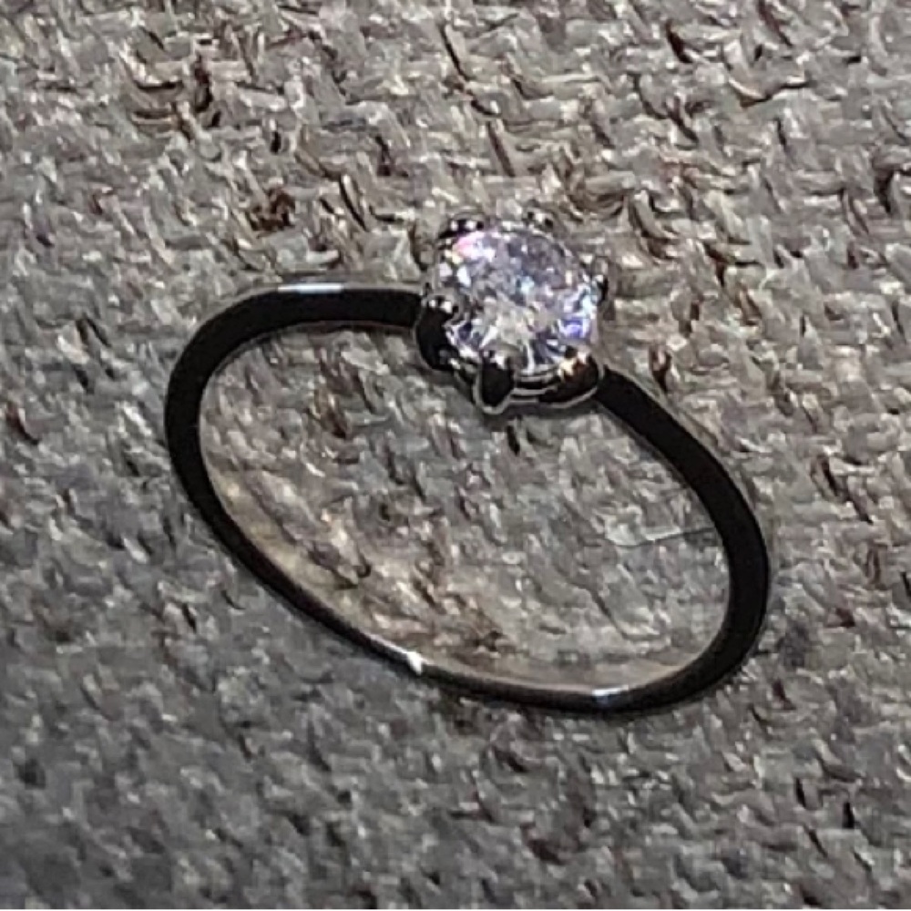 Silver ring with crystal stone size 6